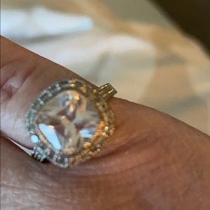 Dimonique ring